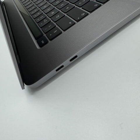 Begagnad - MacBook Pro (16-inch, 2019) Space gray