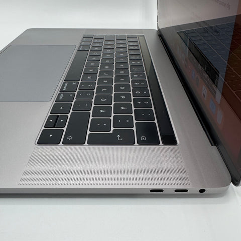 Begagnad - MacBook Pro (15-inch, 2017) Space gray