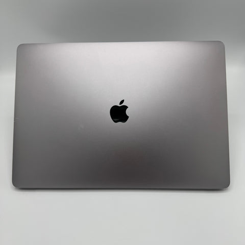 Anslutningsmöjligheter: Fyra Thunderbolt 3-portar som stöder dataöverföring, laddning och video-utgång ger flexibilitet i användningen.