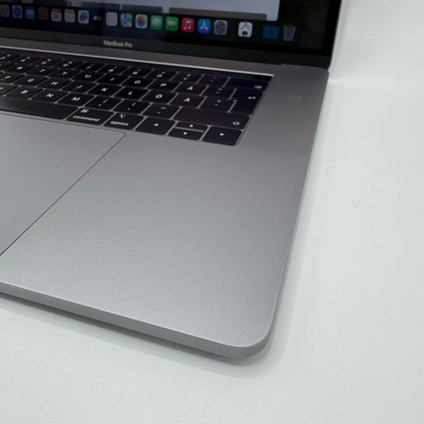 Begagnad - MacBook Pro (15-inch, 2018)