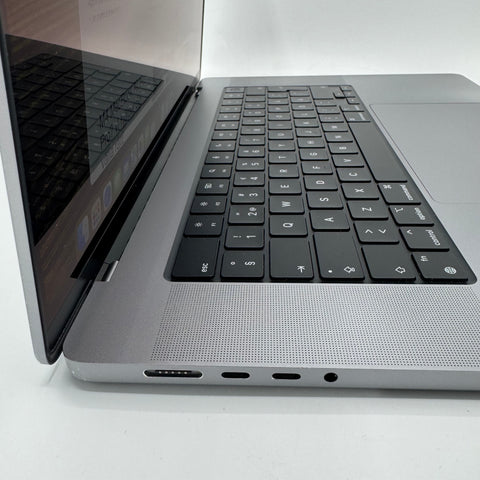 Begagnad - MacBook Pro MacBook Pro (16-inch, 2021, M1) Begagnad Dator Begagnad - MacBook Pro (16-inch, 2019) 