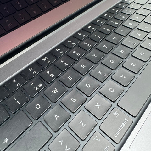 Begagnad - MacBook Pro MacBook Pro (16-inch, 2021, M1) Begagnad Dator Begagnad - MacBook Pro (16-inch, 2019) 