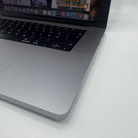 Begagnad - MacBook Pro MacBook Pro (16-inch, 2021) Begagnad Dator Begagnad MacBook Pro M1
